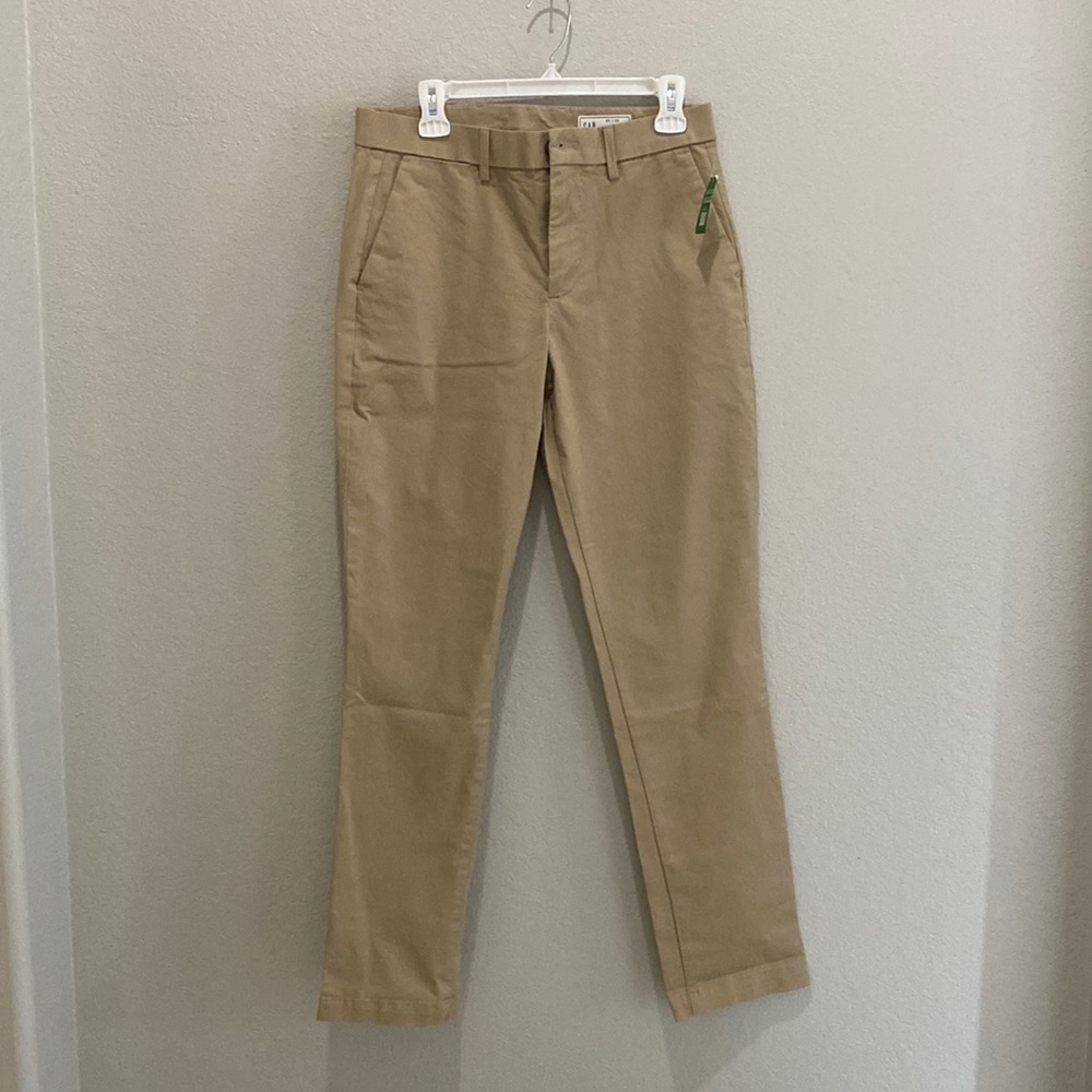 NWT, never worn. men’s khaki pants - GAP size 30w/32l